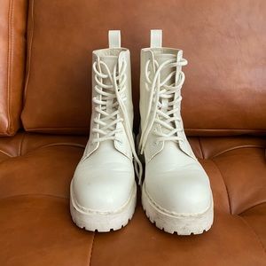 Size US 7 white combat style lace up boots